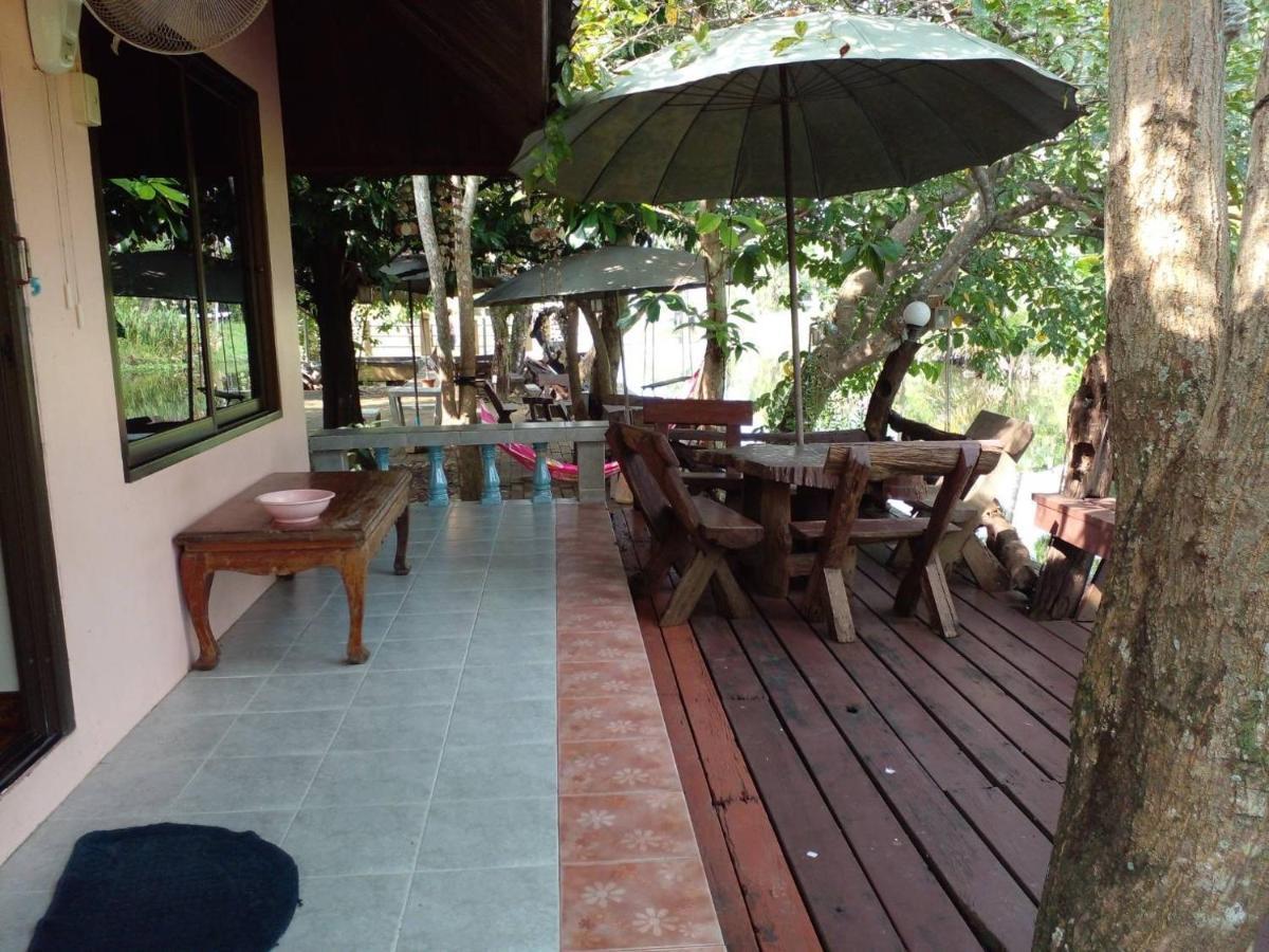 Baansuanleelawadee Resort Amphawa Esterno foto