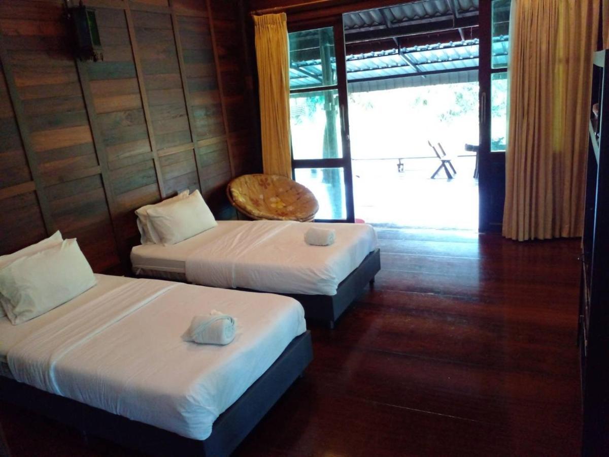 Baansuanleelawadee Resort Amphawa Esterno foto