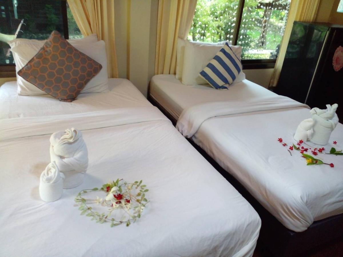 Baansuanleelawadee Resort Amphawa Esterno foto