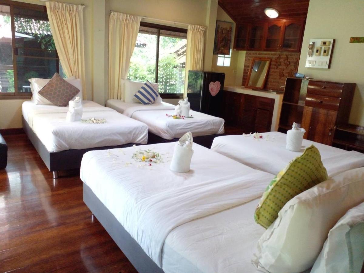 Baansuanleelawadee Resort Amphawa Esterno foto