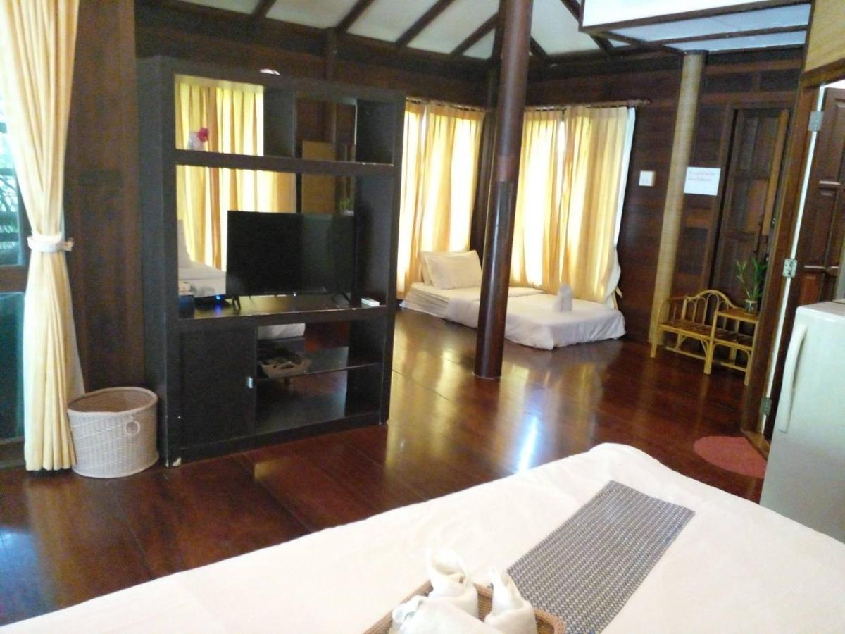 Baansuanleelawadee Resort Amphawa Esterno foto
