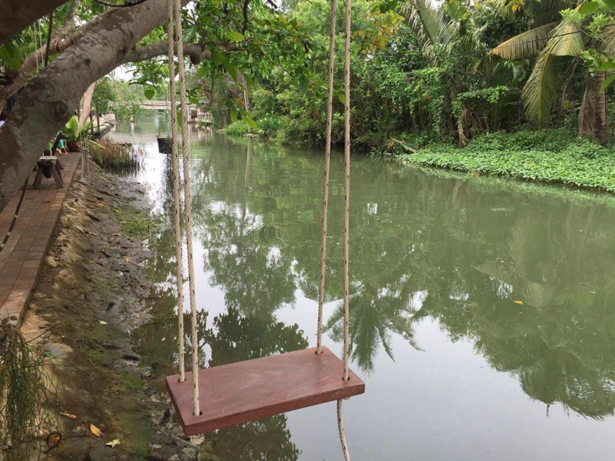 Baansuanleelawadee Resort Amphawa Esterno foto