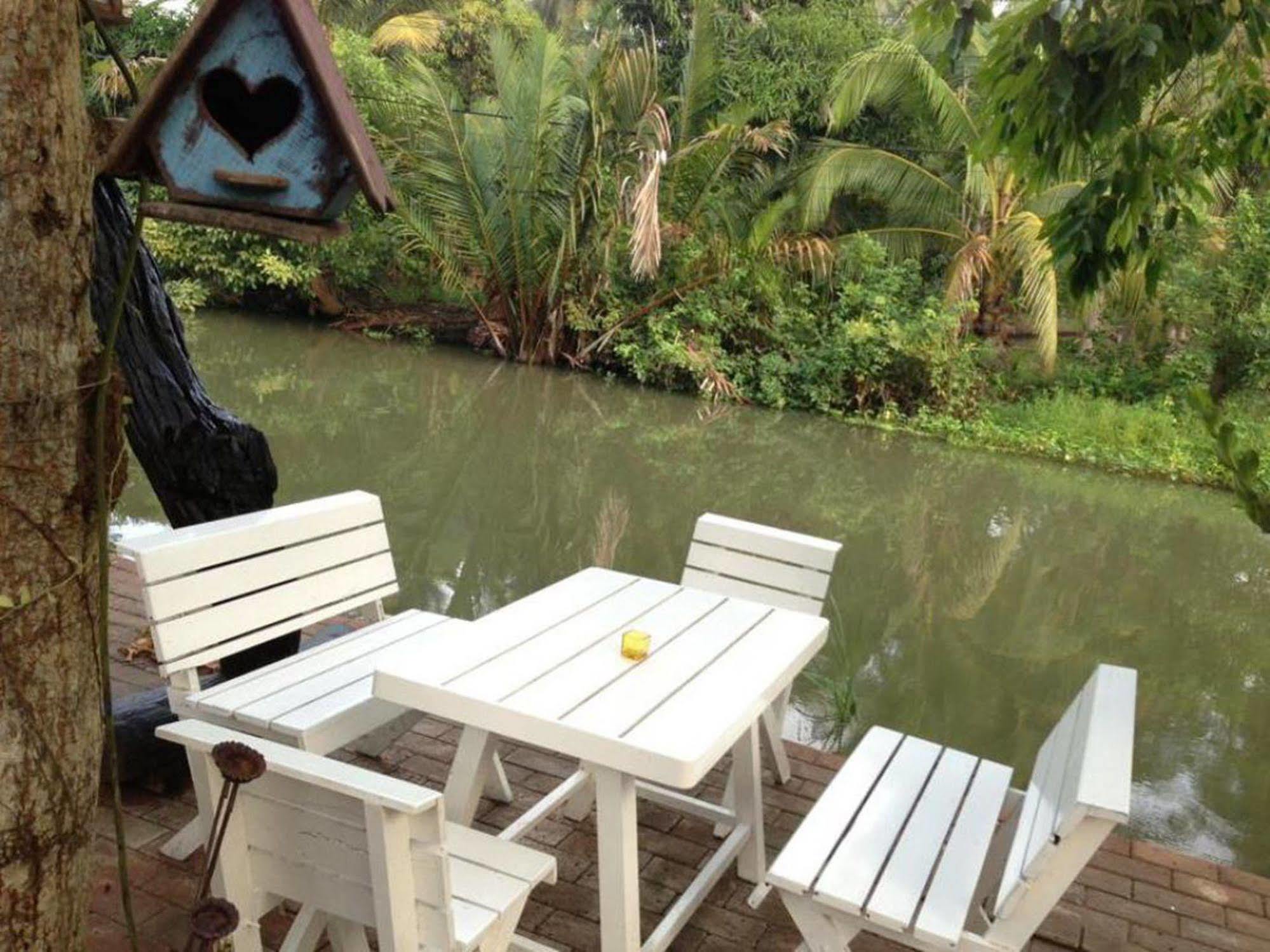 Baansuanleelawadee Resort Amphawa Esterno foto